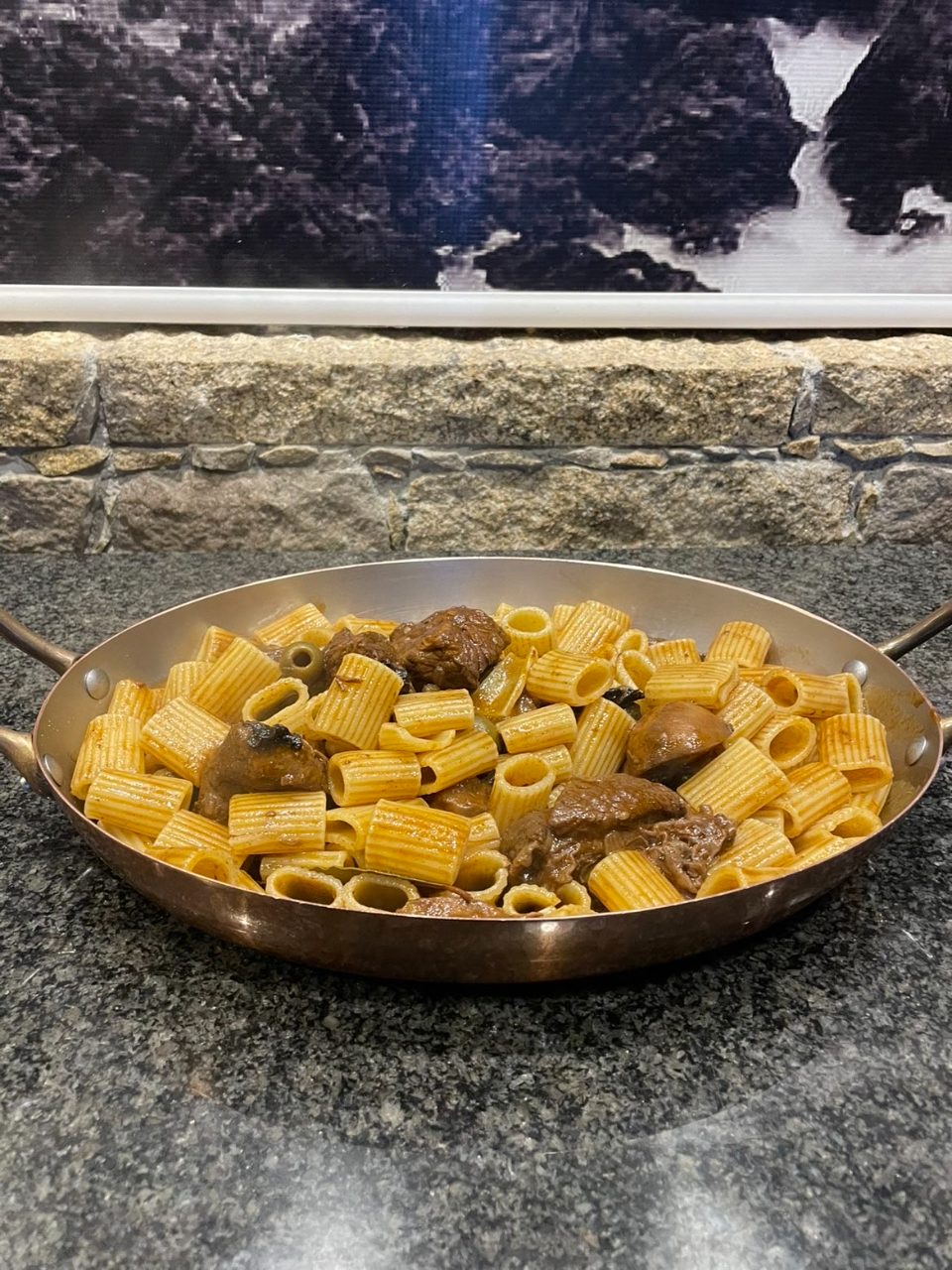Pappardelle au sanglier corse, sauce longuement mijotée